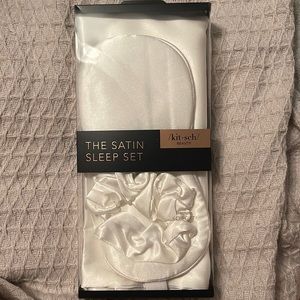 NWT KITSCH SATIN SLEEP SET IVORY!!!!